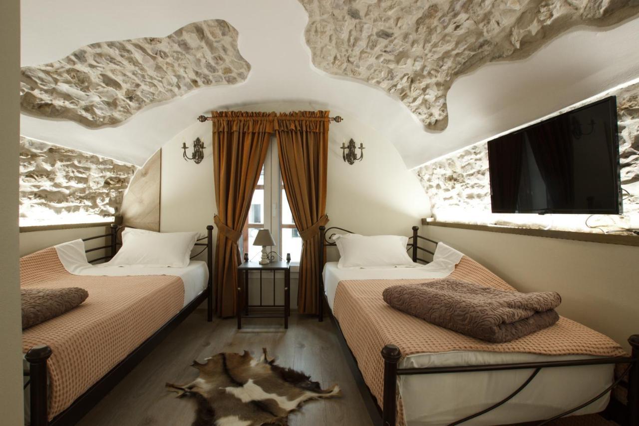 Hotel Ss Kekezi Gjirokastër 外观 照片
